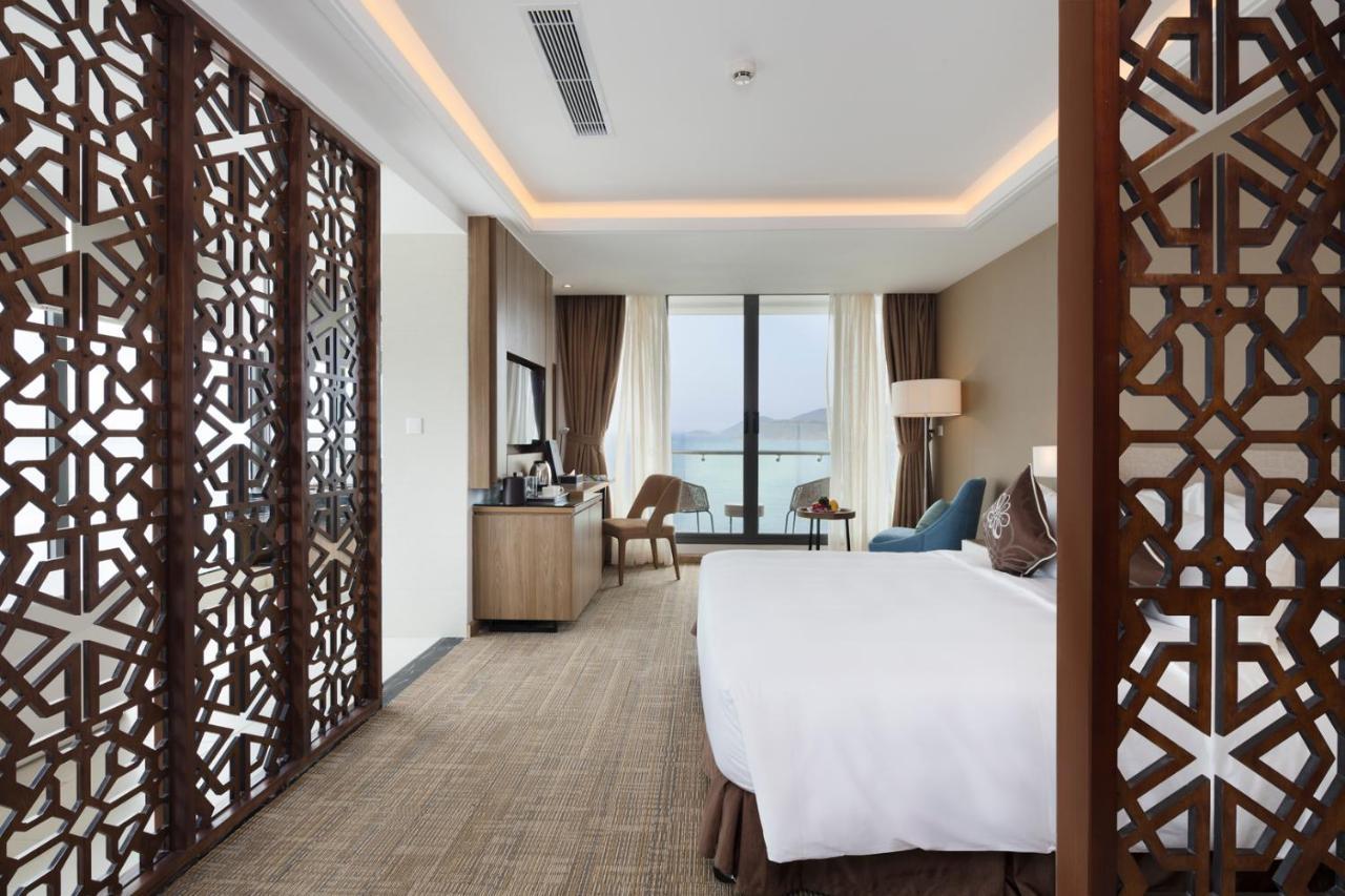 Comodo Nha Trang Hotel Buitenkant foto