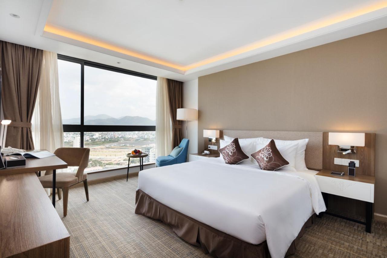 Comodo Nha Trang Hotel Buitenkant foto