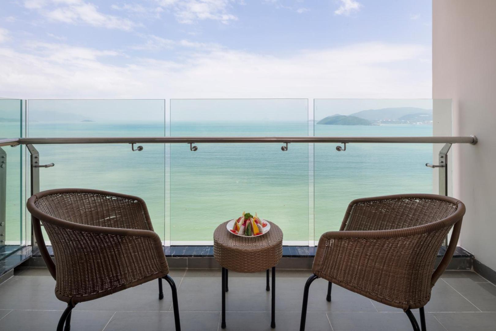 Comodo Nha Trang Hotel Buitenkant foto
