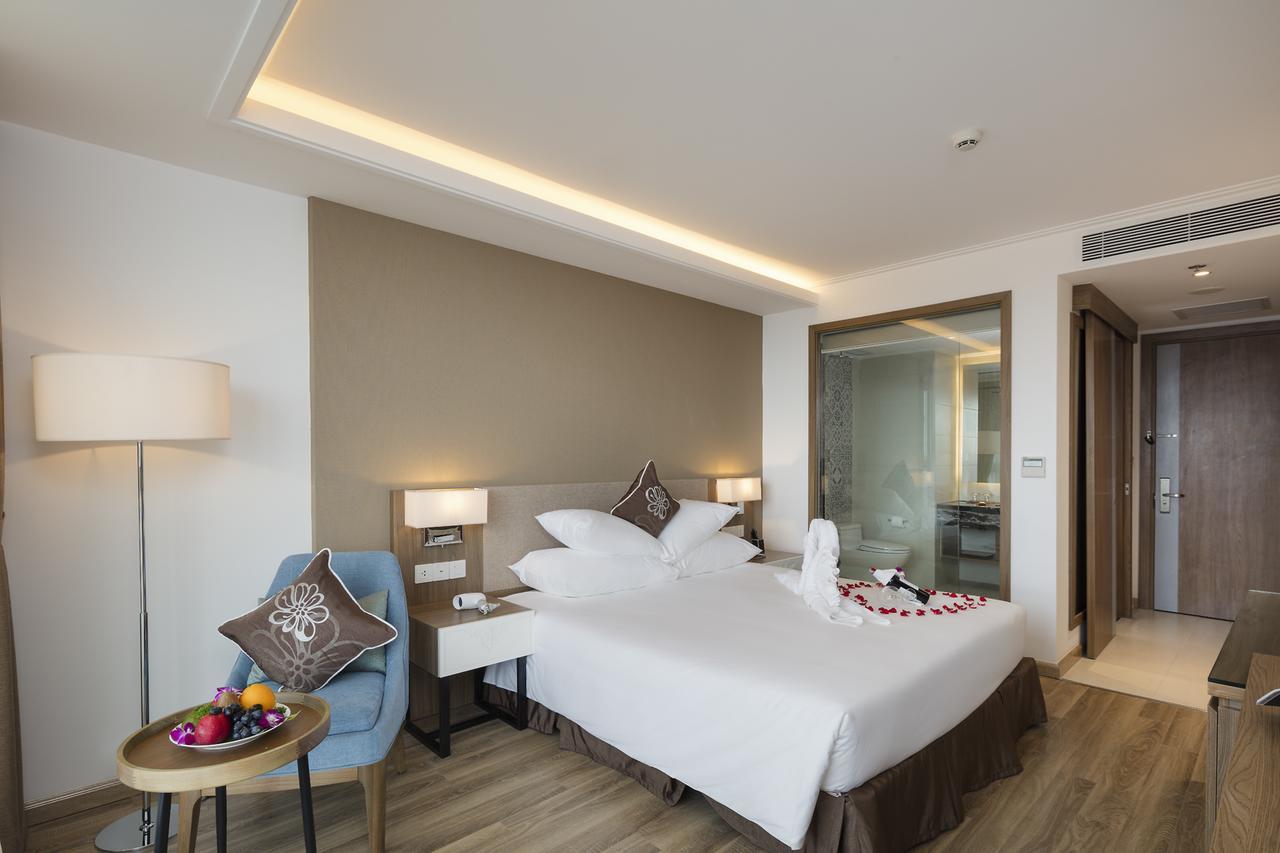 Comodo Nha Trang Hotel Buitenkant foto