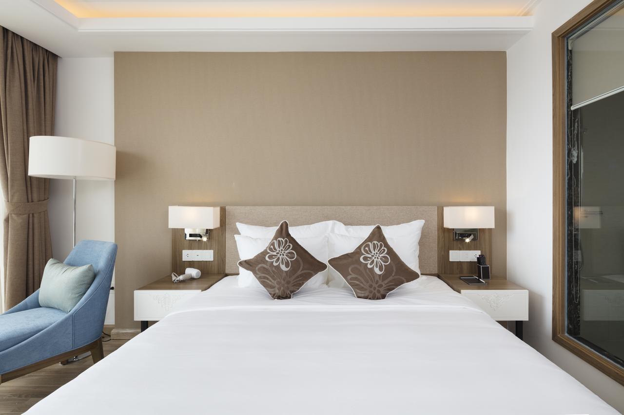 Comodo Nha Trang Hotel Buitenkant foto